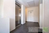 ***Käufer vorgemerkt*** Super schöne Eigentumswohnung mit großer Dachterrasse in Top-Lage - Treppenhaus mit Fahrstuhl