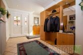 Viel Platz für Ihre Familie: Energetisch saniertes Haus in beliebter Wohnlage! - Flur / Eingangsbereich