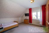 Viel Platz für Ihre Familie: Energetisch saniertes Haus in beliebter Wohnlage! - Schlafzimmer III