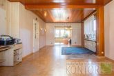 ***RESERVIERT*** Einfamilienhaus für Gartenliebhaber, Familien und Freigeister! - Wohn-/Esszimmer - andere Perspektive
