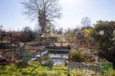 ***RESERVIERT*** Einfamilienhaus für Gartenliebhaber, Familien und Freigeister! - Teich
